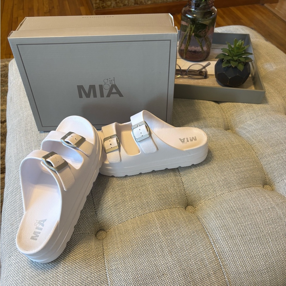 MIA Women's White Camy Shoes